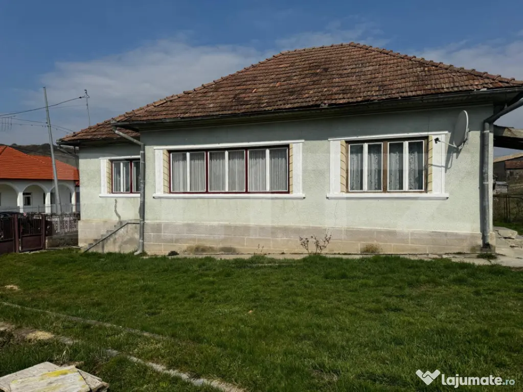 Casa de vanzare, 3 camere, 80 mp, Dej