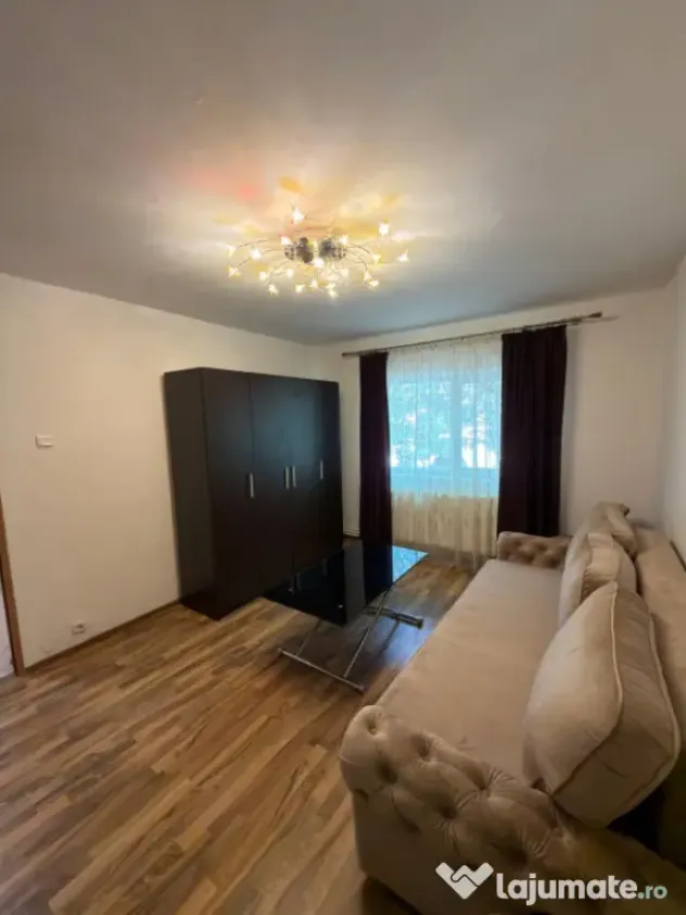 Apartament 4 camere de închiriat în zona Inel I, termen lu