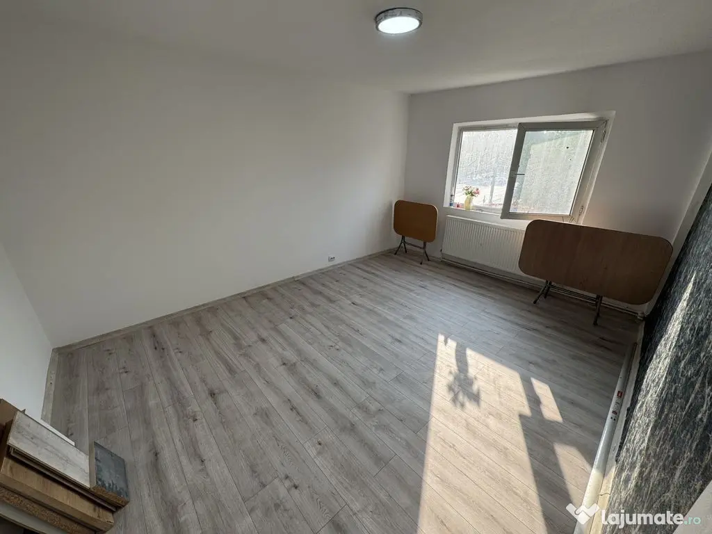 Apartament 3 camere zona Cet