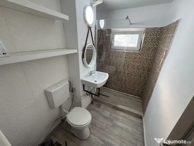 Apartament 3 camere zona Cet
