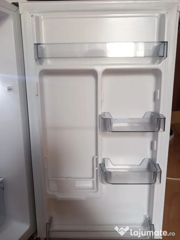 Frigider de mărime medie