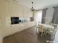 Apartament 3 camere central, 2 băi, complet mobilat și uti 