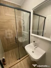 Apartament 3 camere central, 2 băi, complet mobilat și uti