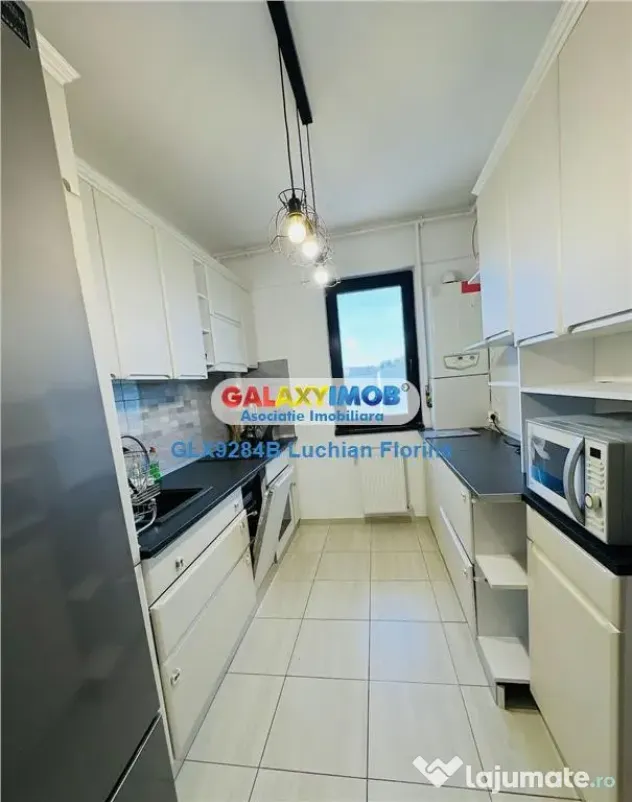 Apartament 3 camere, decomandat I 1 Decembrie