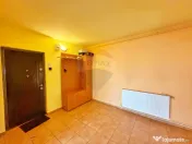 Apartament cu 3 camere de vânzare în zona Aurel Vlaicu 