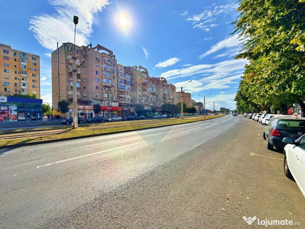Apartament cu 3 camere de vânzare în zona Aurel Vlaicu