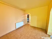 Apartament cu 3 camere de vânzare în zona Aurel Vlaicu 