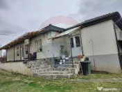 Casă / Vilă cu 4 camere de vânzare