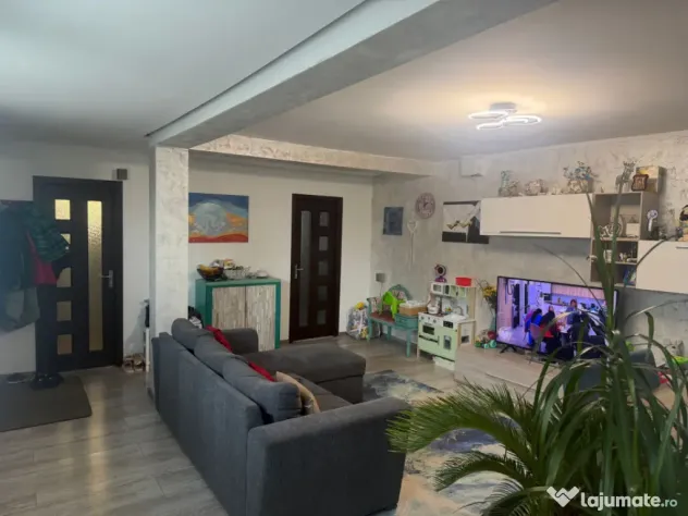 CASA DEOSEBITSA MOBILATA in stil italian ,zona podul VIORELE