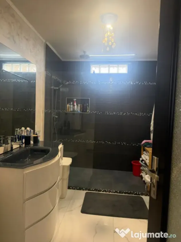 CASA DEOSEBITSA MOBILATA in stil italian ,zona podul VIORELE