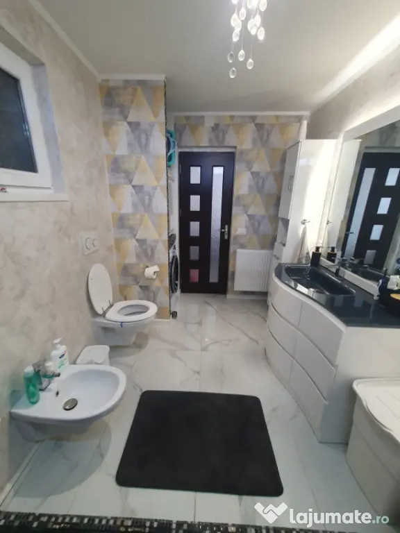 CASA DEOSEBITSA MOBILATA in stil italian ,zona podul VIORELE