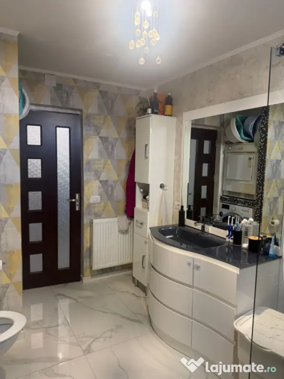 CASA DEOSEBITSA MOBILATA in stil italian ,zona podul VIORELE