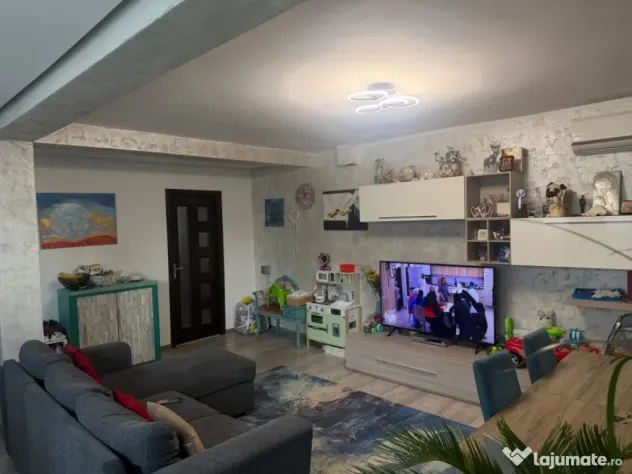 CASA DEOSEBITSA MOBILATA in stil italian ,zona podul VIORELE