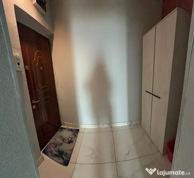 Apartament cu 3 camere- Zona Republicii