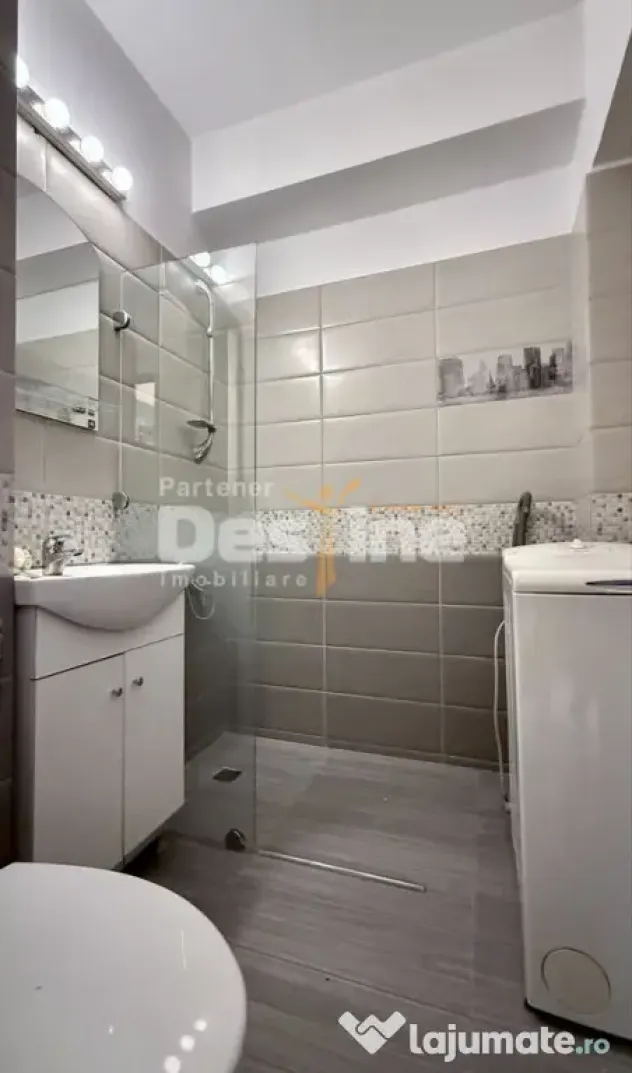 Garsoniera Gara de Nord I 1 min metrou I Renovat I Anvelopat