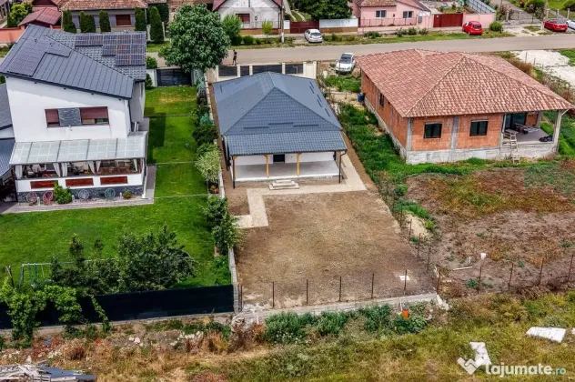 Casă nouă 4 camere, ideală pentru familie. Toate utili...