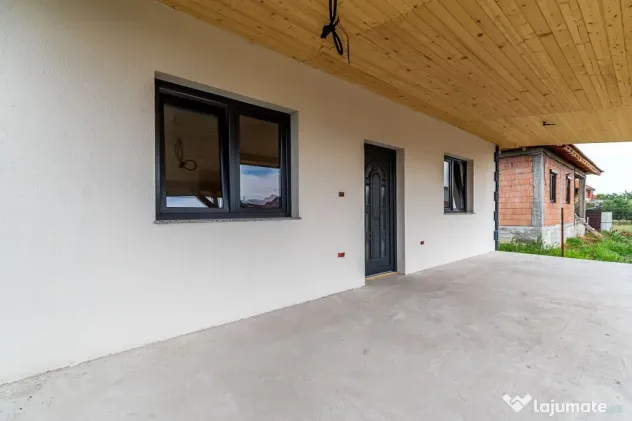 Casă nouă 4 camere, ideală pentru familie. Toate utili...