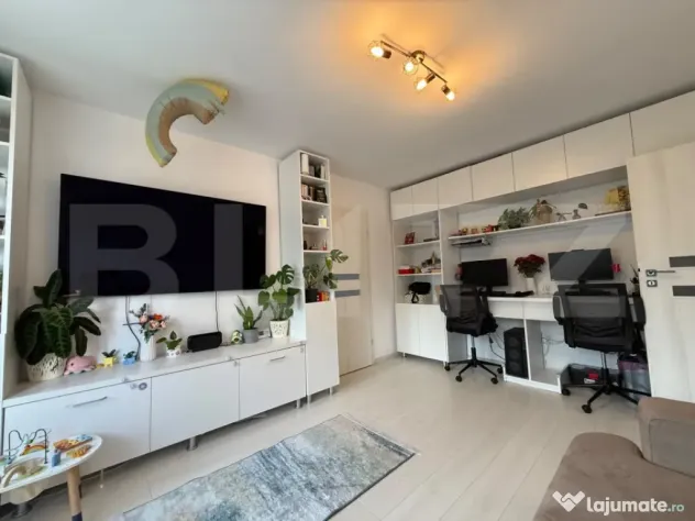 Apartament modern cu 2 camere, renovat complet, loc de parca