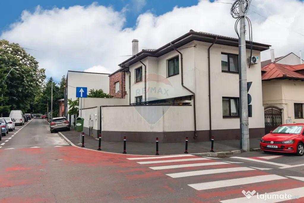 Casă / Vilă cu 5 camere de vanzare în zona Domenii, la...