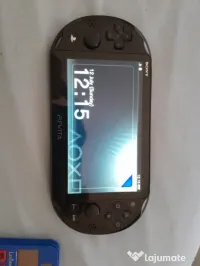 PS vita +adaptor sd2vita +card32 GB + husa 