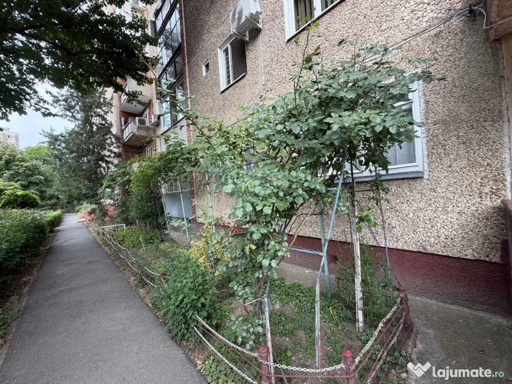 Apartament cu 3 camere 80mp in zona Vlaicu, Arad
