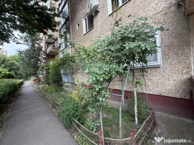 Apartament cu 3 camere 80mp in zona Vlaicu, Arad