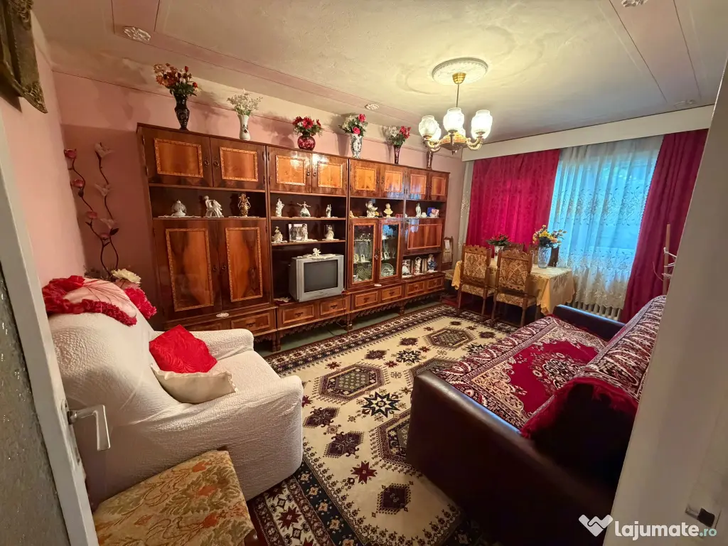 Apartament cu 3 camere 80mp in zona Vlaicu, Arad