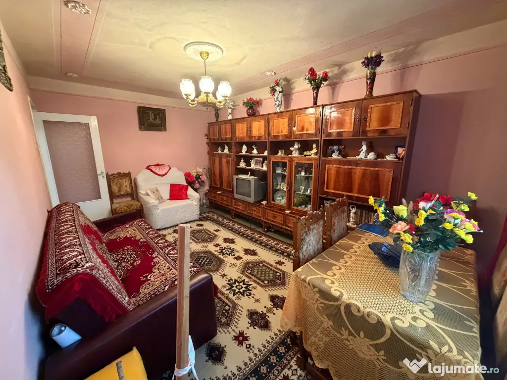 Apartament cu 3 camere 80mp in zona Vlaicu, Arad