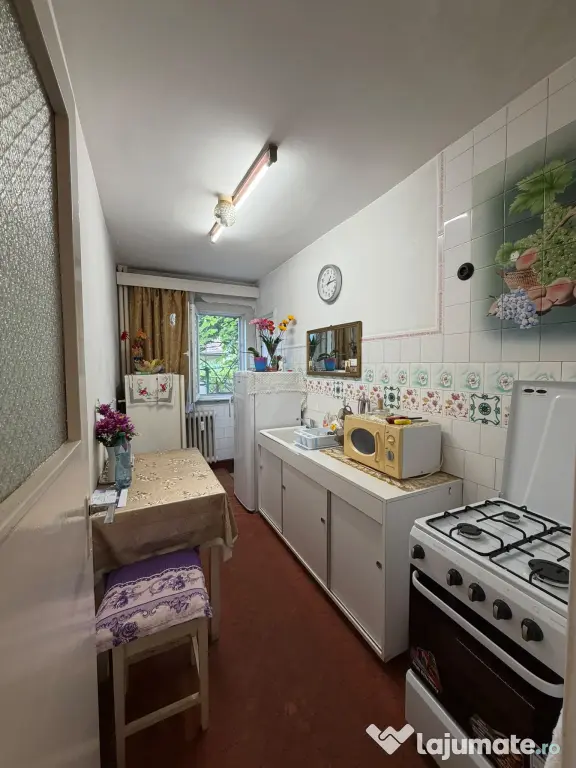 Apartament cu 3 camere 80mp in zona Vlaicu, Arad