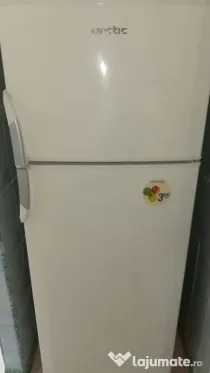 Vând masina spalat, frigider si 2 tv