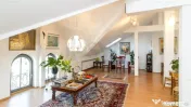 2 CAMERE LUX UNIVERSITATE 
