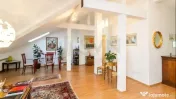2 CAMERE LUX UNIVERSITATE 