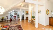 2 CAMERE LUX UNIVERSITATE 