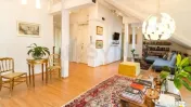 2 CAMERE LUX UNIVERSITATE 