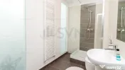 2 CAMERE LUX UNIVERSITATE 
