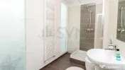 2 CAMERE LUX UNIVERSITATE 