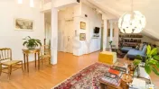 2 CAMERE LUX UNIVERSITATE 