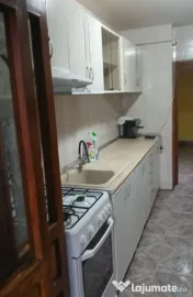 De inchiriat apartament cu 3 camere, I. C. Frimu, etaj 3,...