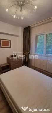Apartament cu 2 camere decomandat la etaj intermediar, situa 