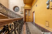 Apartament ultracentral cu 3 camere plus un bonus Comision 0 