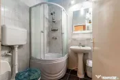 Apartament ultracentral cu 3 camere plus un bonus Comision 0 