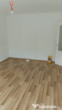 Proprietar vând apartament 2 camere drumul taberei