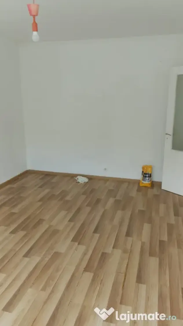 proprietar vând 2 camere drumul taberei