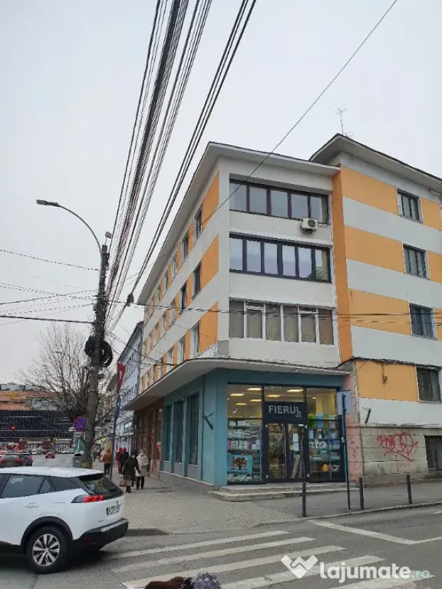 Vand apartament 2 camere semidecomandat,ultracentral,P.Mihai Viteazul