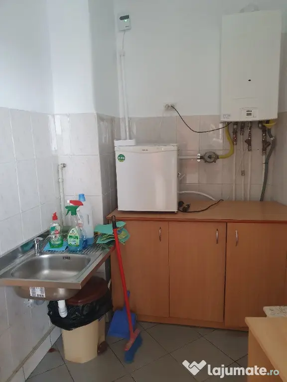 Vand apartament 2 camere semidecomandat,ultracentral,P.Mihai Viteazul