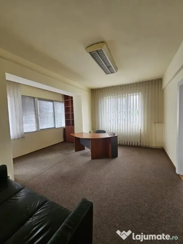 Vand apartament 2 camere semidecomandat,ultracentral,P.Mihai Viteazul