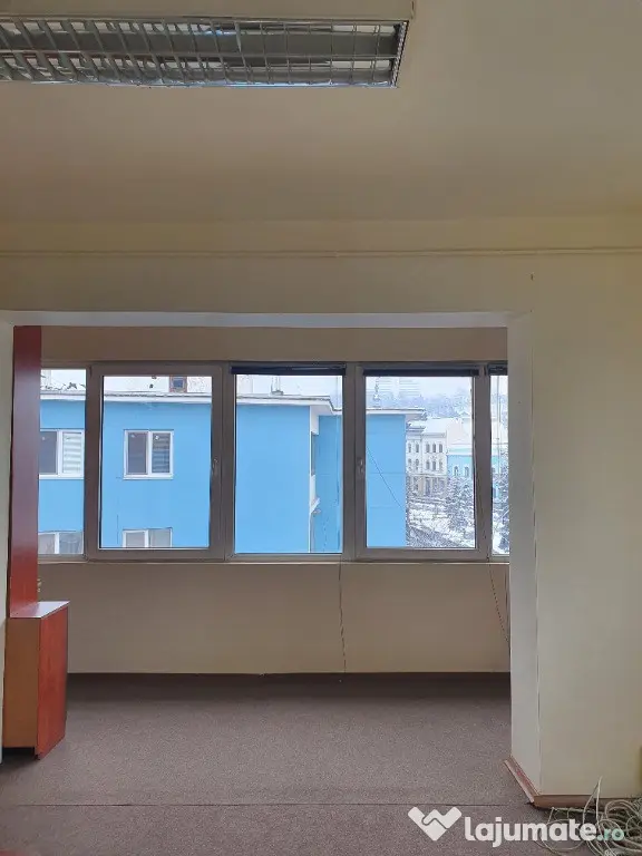Vand apartament 2 camere semidecomandat,ultracentral,P.Mihai Viteazul