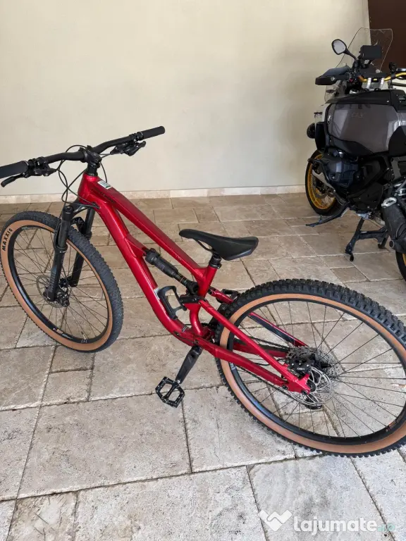 Vând bicicletă - Brandul Cannondale