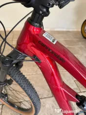 Vând bicicletă - Brandul Cannondale 