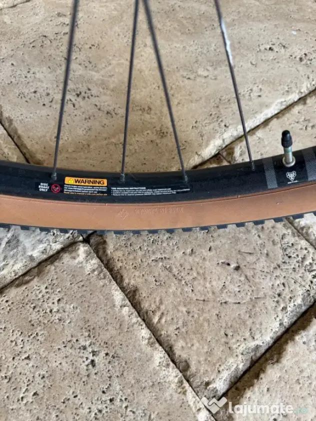 Vând bicicletă - Brandul Cannondale